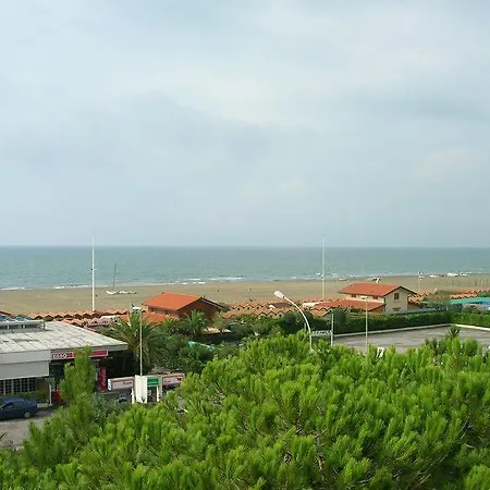 Hotell Elena 2*
