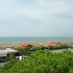 Hotel Elena 2*